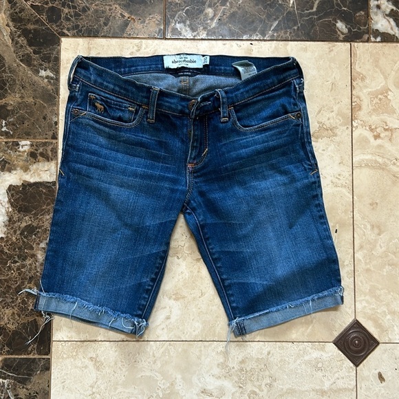 Abercrombie Shorts - Picture 2 of 5